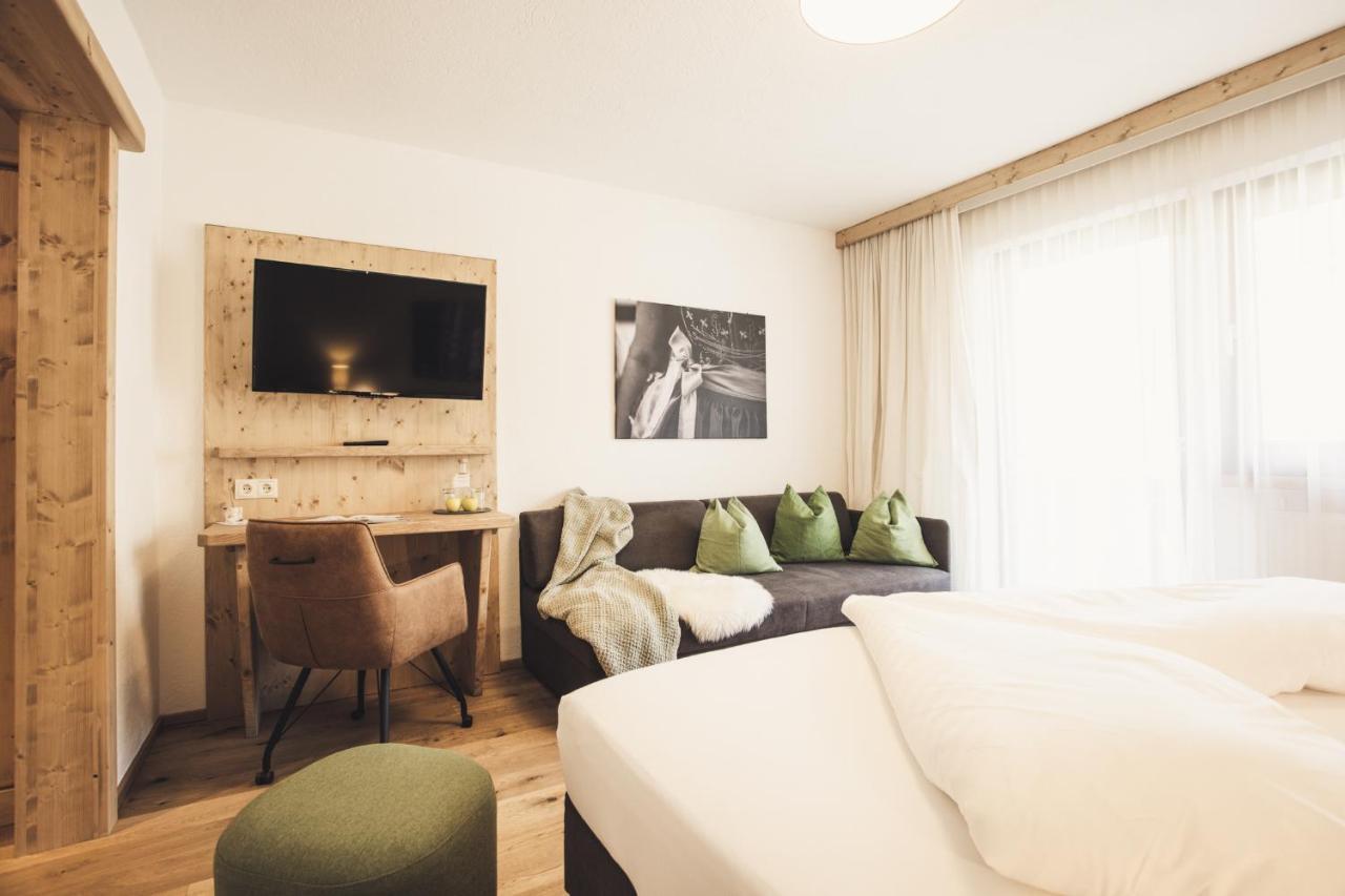 Hotel Johanna Mitten Im Oetztal 엄하우젠 외부 사진