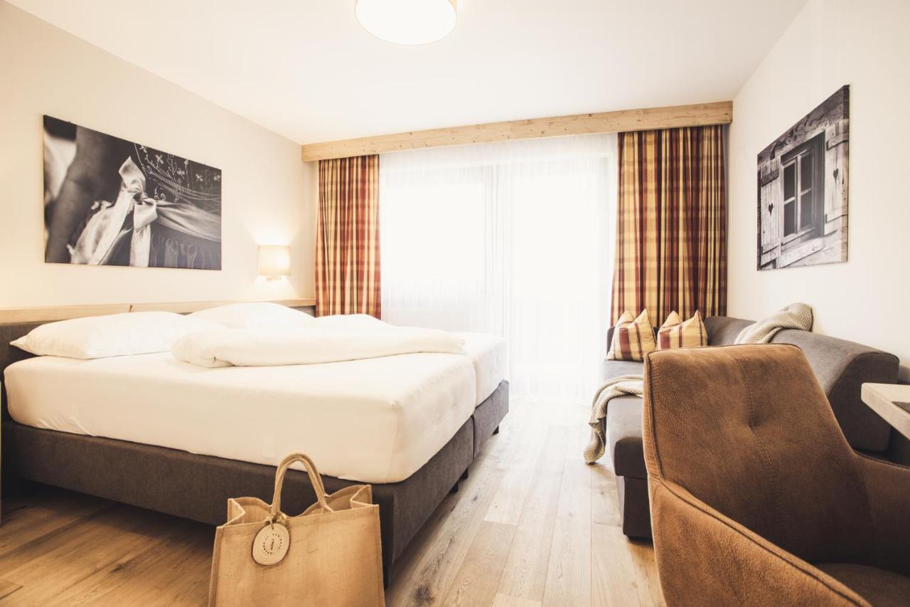 Hotel Johanna Mitten Im Oetztal 엄하우젠 외부 사진