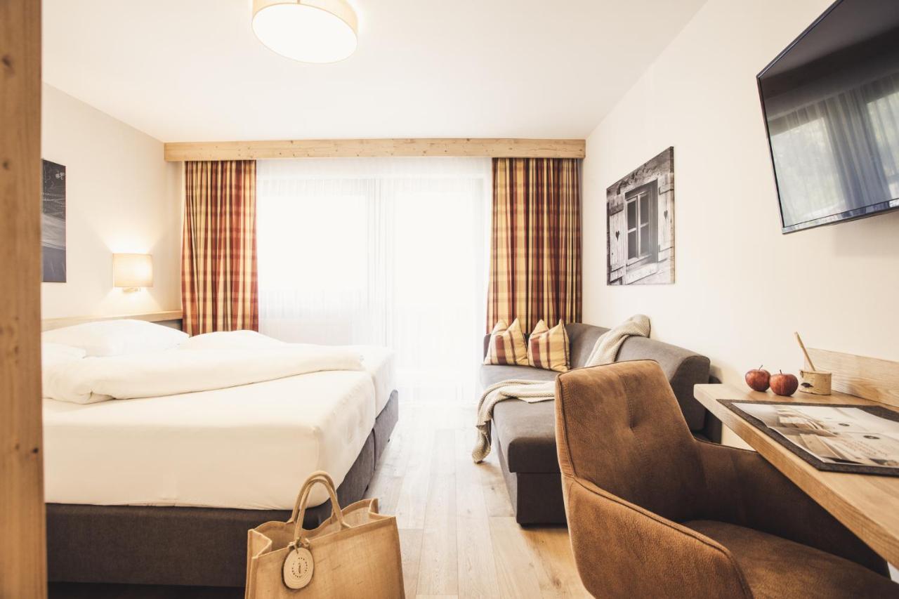 Hotel Johanna Mitten Im Oetztal 엄하우젠 외부 사진